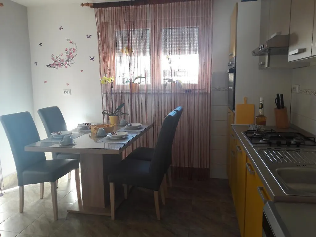 Apartment Apartman Hana Pula