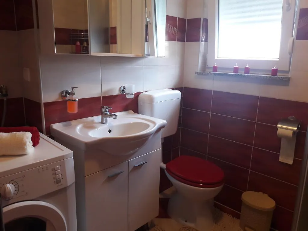 Apartman Hana Pula 0*,